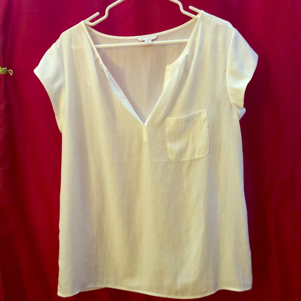 Gap pocket front shirt